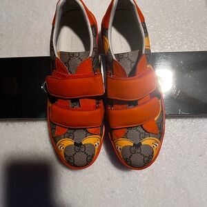 So Cool!
Gucci Kids 20mm Supreme Gg H2o Banana  Velcro Strap Sneakers Size 34(3)